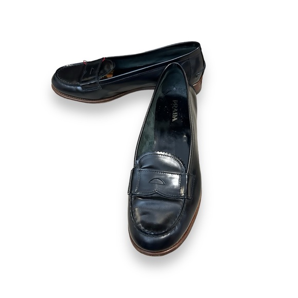 Prada Shoes - Prada loafers 🖤